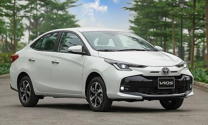 Thiết kế đầu xe Toyota Vios 2026 với lưới tản nhiệt mới