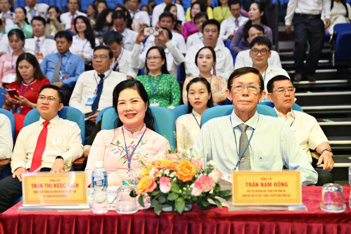Cách đại biểu tham dự đại hội. (Ảnh: Chính Thành)