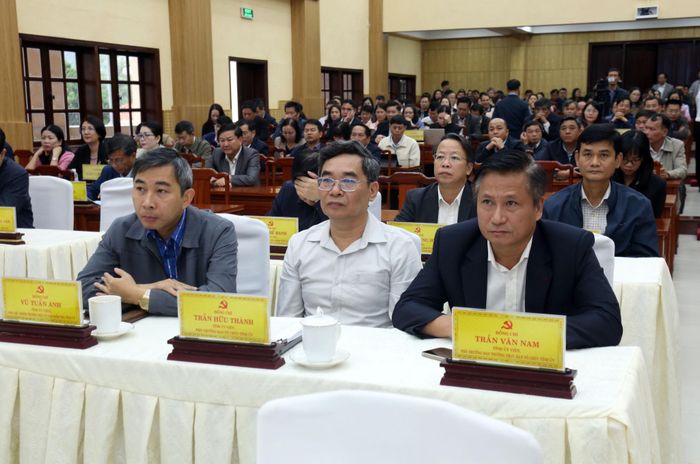 Các đại biểu tham dự hội nghị tại Hội trường Tỉnh ủy Lâm Đồng