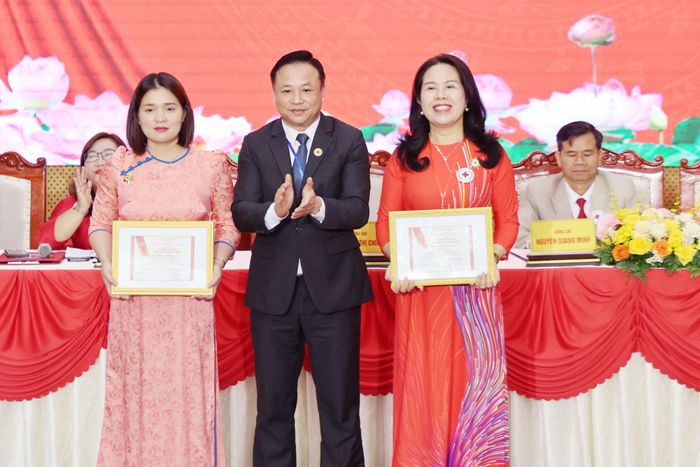 Trung ương Hội CTĐ Việt Nam trao Kỷ niệm chương cho 2 cá nhân của Hội CTĐ tỉnh Lâm Đồng