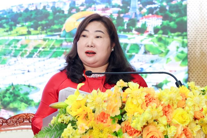 Chủ tịch Hội Chữ thập đỏ tỉnh Lâm Đồng nhiệm kỳ 2026 - 2031 Nguyễn Thị Chín phát biểu nhận nhiệm vụ