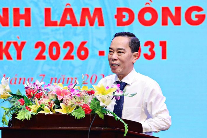 Chủ tịch Hội Nhà báo tỉnh Lâm Đồng Lê Huy Toàn phát biểu nhận nhiệm vụ và bế mạc đại hội