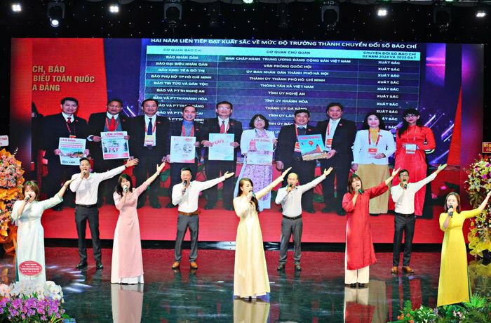 Các tiết mục văn nghệ đặc sắc chào mừng Đại hội đại biểu Hội Nhà báo tỉnh Lâm Đồng lần thứ I, nhiệm kỳ 2026 - 2031