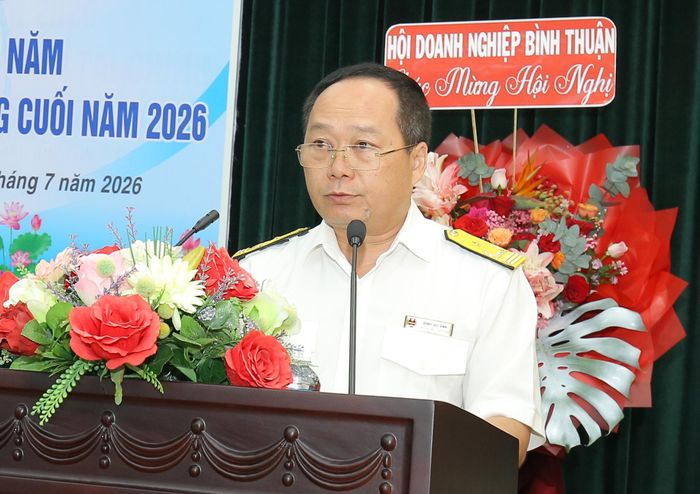 Ông Đinh Vũ Anh, Phó Trưởng Thuế tỉnh Lâm Đồng chỉ đạo tại hội nghị