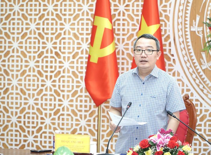 Cục trưởng Cục Kiểm tra VBQPPL và Tổ chức thi hành pháp luật (Bộ Tư pháp) Hồ Quang Huy phát biểu tại buổi làm việc
