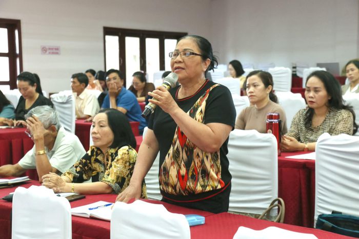 Các đại biểu nêu ý kiến tại hội nghị