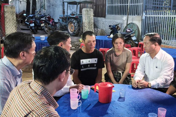 Lãnh đạo Ủy ban MTTQ Việt Nam tỉnh thăm hỏi gia đình các nạn nhân