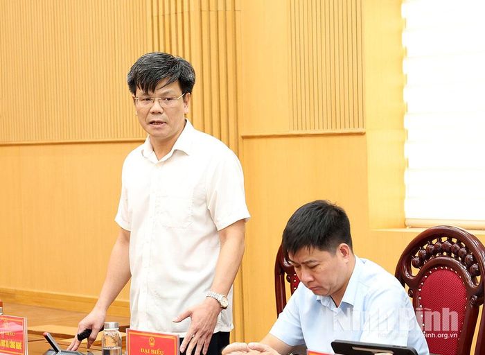 Lãnh đạo Sở Khoa học và Công nghệ triển khai Mô hình chuyển đổi số cấp xã thử nghiệm trung tâm điều hành thông minh.