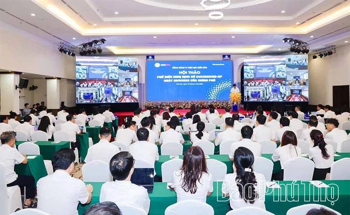 Toàn cảnh hội nghị.