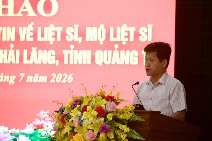 Đồng chí Lê Văn Bảo, Phó Chủ tịch UBND tỉnh, Trưởng ban Chỉ đạo tìm kiếm, quy tập và xác định danh tính hài cốt liệt sĩ tỉnh Quảng Trị phát biểu tại hội thảo - Ảnh: M.T