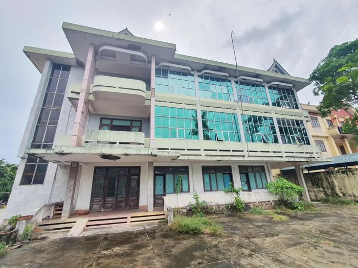 Một trong nhiều cơ sở nhà, đất sau sắp xếp bị bỏ trống, bỏ hoang và có dấu hiệu xuống cấp - Ảnh: B.T