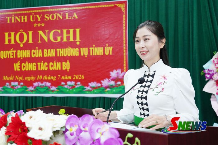 Đồng chí Cầm Thị Huyền Trang phát biểu nhận nhiệm vụ tại hội nghị.