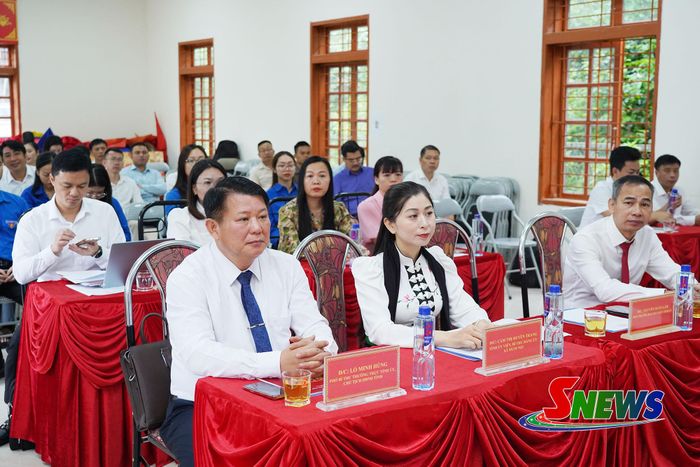 Các đại biểu dự hội nghị.
