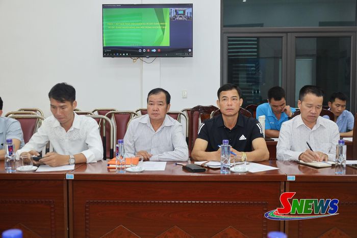 Các đại biểu tham dự hội nghị.