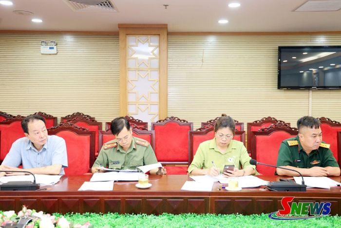 Các đại biểu dự cuộc làm việc.