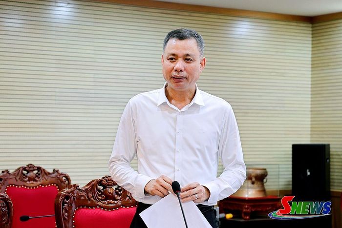 Đồng chí Nguyễn Thành Công, Phó Chủ tịch UBND tỉnh, phát biểu tại hội nghị thẩm tra.