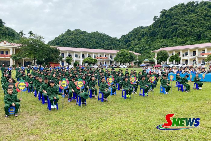 Các chiến sĩ nhí tham gia chương trình.