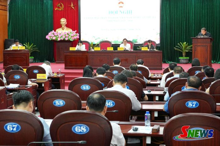 Toàn cảnh hội nghị.