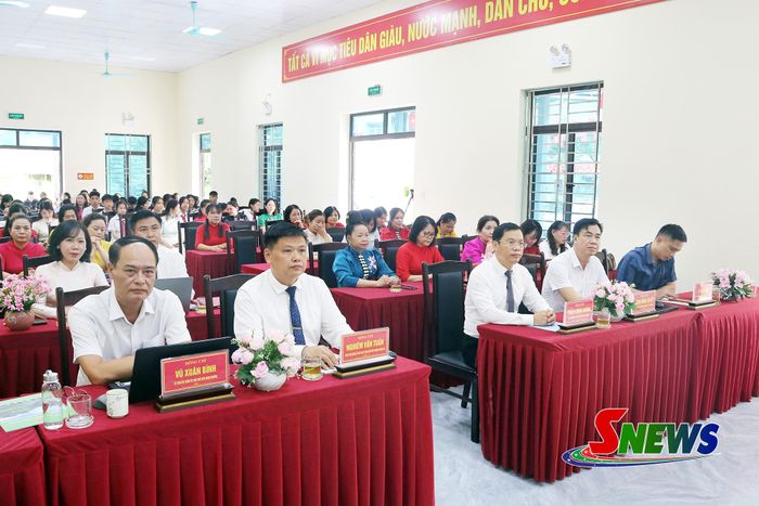 Các đại biểu dự hội nghị.