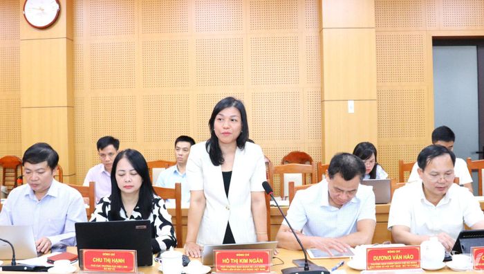 Thành viên Đoàn khảo sát trao đổi tại buổi làm việc.