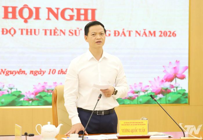 Đồng chí Chủ tịch UBND tỉnh Vương Quốc Tuấn phát biểu kết luận Hội nghị.