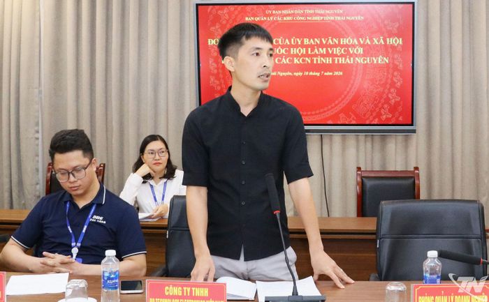 Đại diện doanh nghiệp trao đổi tại buổi làm việc.