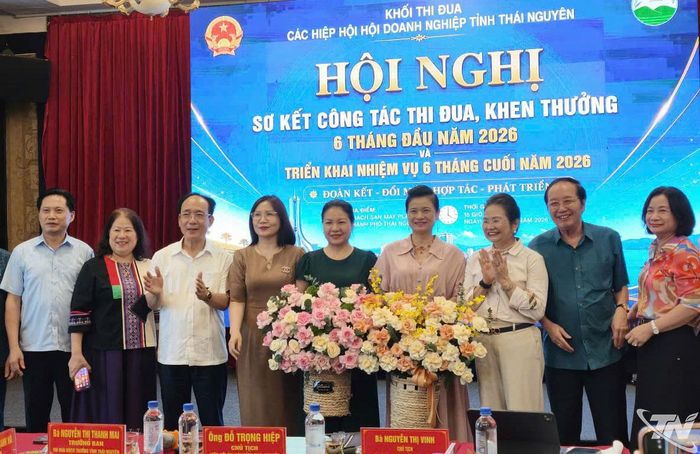Khối thi đua các hiệp hội doanh nghiệp tỉnh chúc mừng 2 doanh nghiệp hội viên được vinh danh tại Giải thưởng VITA Awards 2026.