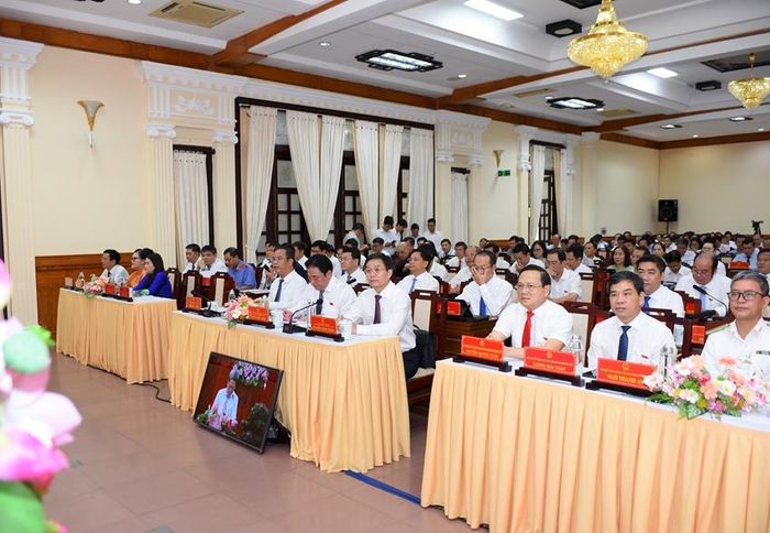 Các đại biểu tham dự kỳ họp 