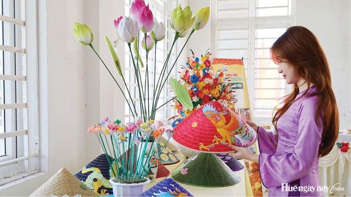 Các sản phẩm đặc sắc của làng nghề truyền thống cũng là yếu tố tạo ra sự khác biệt của du lịch Huế