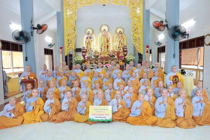 Chùa Bạch Vân, tỉnh Vĩnh Long