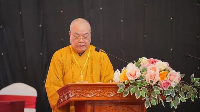 Trưởng lão Hòa thượng Thích Thanh Nhiễu ban đạo từ 