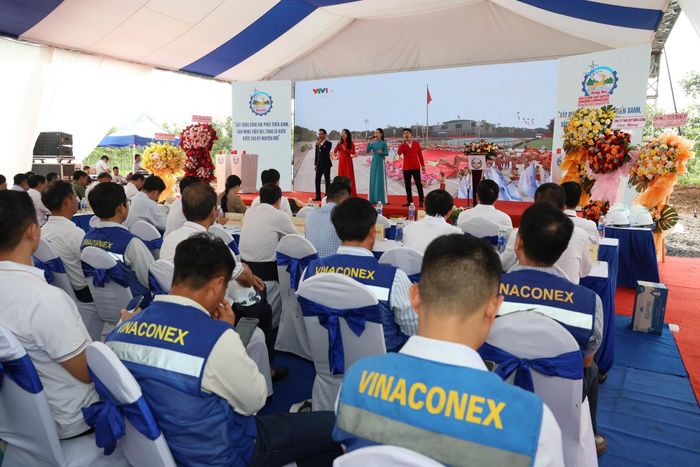 Toàn cảnh lễ khởi công.
