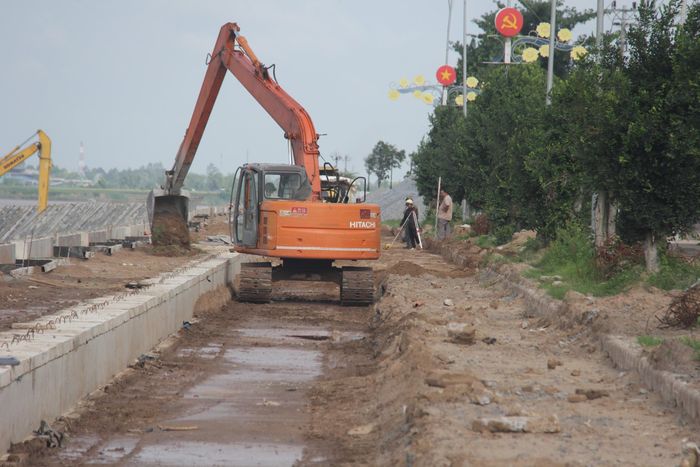Tuyến đường đang dần được khôi phục để thông tuyến trở lại.