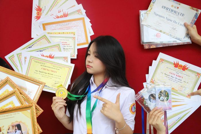 Nguyễn Ngọc Hà Linh vẫn đang cân nhắc nguyện vọng, trong đó Trường Đại học Y Hà Nội là lựa chọn em yêu thích.