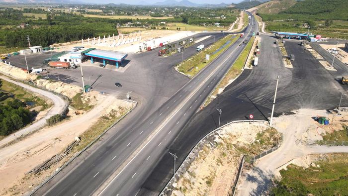Trạm dừng nghỉ trên tuyến cao tốc Bắc - Nam đoạn Hàm Nghi - Vũng Áng (Hà Tĩnh) vừa đưa vào hoạt động tháng 5/2026.