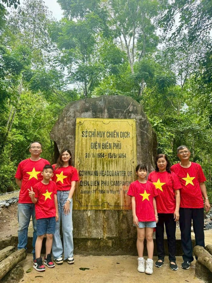 Các di tích lịch sử cách mạng không chỉ lưu giữ ký ức dân tộc mà còn góp phần giáo dục truyền thống, bồi đắp bản lĩnh, lòng yêu nước và khát vọng phát triển đất nước phồn vinh, hạnh phúc