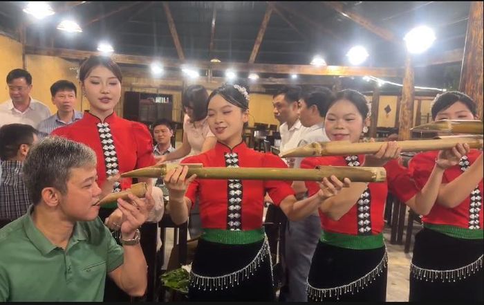 Bảo tồn và phát huy các giá trị văn hóa truyền thống gắn với phát triển du lịch cộng đồng, tạo sinh kế bền vững cho người dân là một trong những hướng đi quan trọng để chuyển hóa tài nguyên văn hóa thành nguồn lực phát triển. Ảnh Việt Ánh
