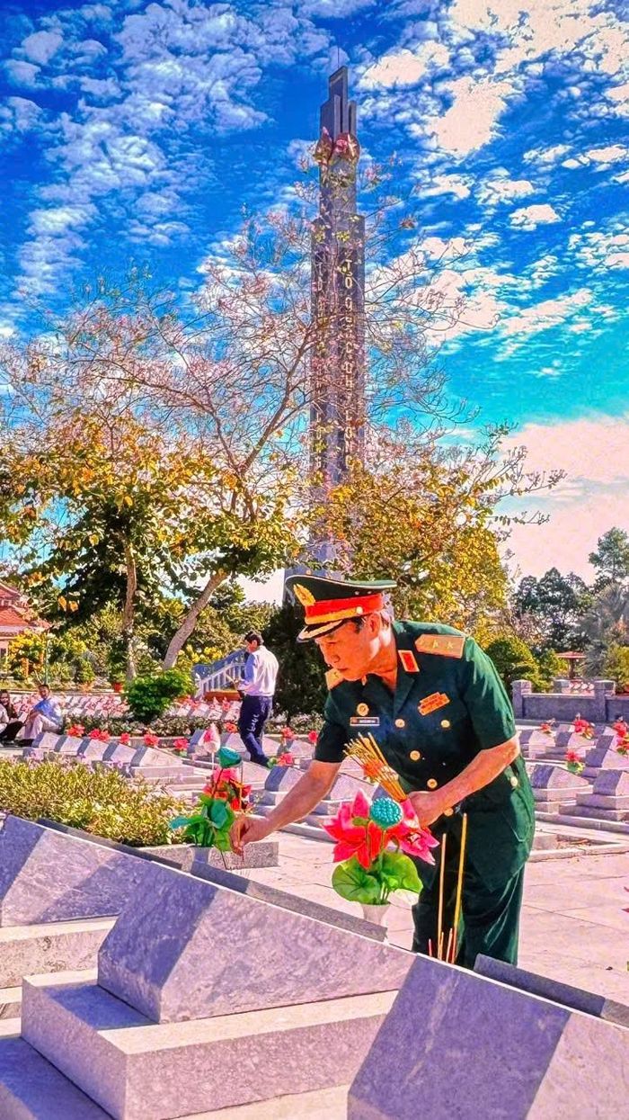 Tướng Hải xúc động tưởng niệm đồng đội của mình