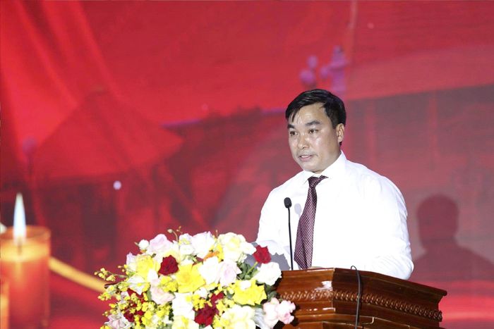 Chủ tịch UBND xã Cổ Đạm Nguyễn Văn Tuấn ôn lại truyền thống chiến đấu vẻ vang của Đại đội Pháo binh 45 Hà Tĩnh