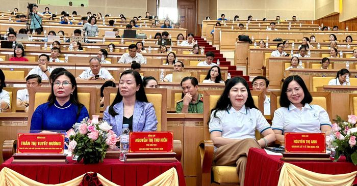 Các đại biểu dự buổi lễ. Ảnh: Hải Yến
