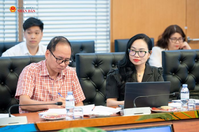 Lãnh đạo vụ, đơn vị thuộc Văn phòng Quốc hội tham dự phiên họp