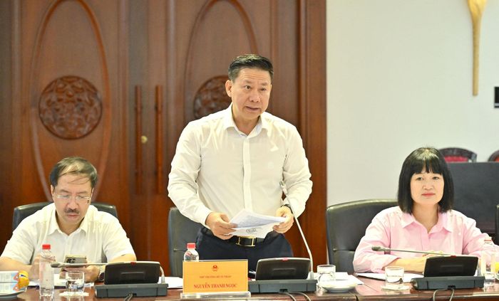 Thay mặt Ban soạn thảo, Thứ trưởng Bộ Tư pháp Nguyễn Thanh Ngọc trình bày tờ trình dự án Luật Hòa giải ở cơ sở (sửa đổi)