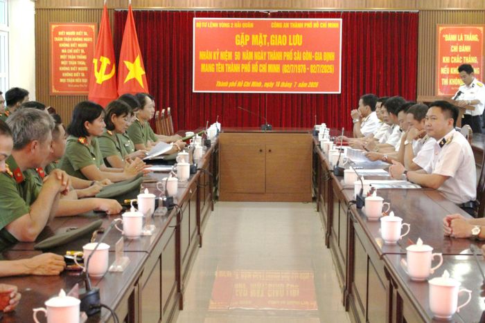 Công an TP. Hồ Chí Minh gặp mặt, giao lưu với Bộ Tư lệnh Vùng 2 Hải quân nhân kỷ niệm 50 năm Ngày thành phố Sài Gòn - Gia Định chính thức mang tên Chủ tịch Hồ Chí Minh