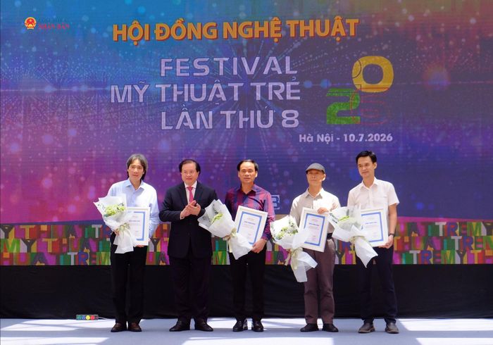 Ban tổ chức tặng hoa, Bằng chứng nhận cho Hội đồng nghệ thuật