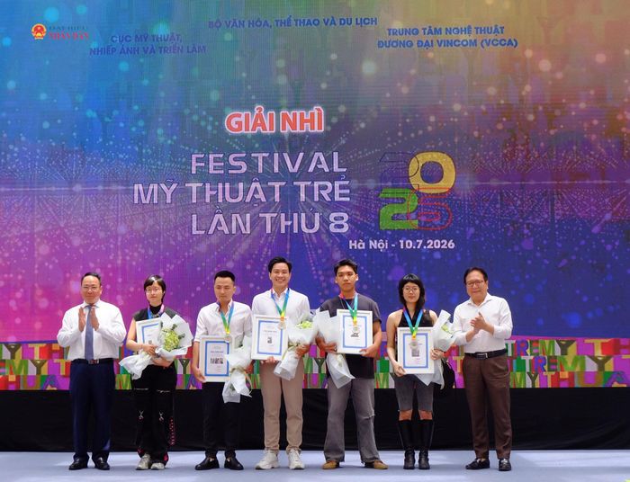 5 giải Nhì được trao cho các tác giả trẻ