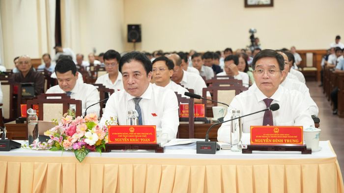 Các đại biểu tham dự kỳ họp