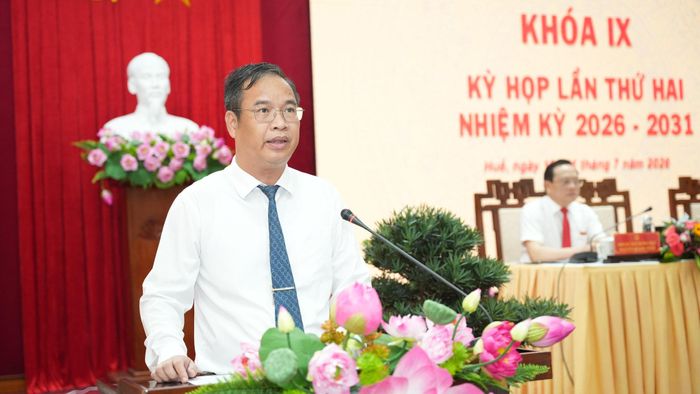 Chủ tịch HĐND thành phố Phạm Đức Tiến phát biểu khai mạc kỳ họp