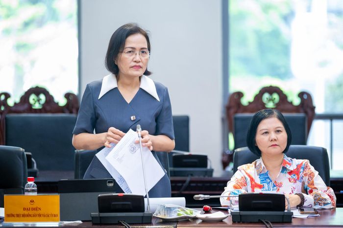 ĐBQH chuyên trách tại Ủy ban Pháp luật và Tư pháp Trần Thị Kim Nhung phát biểu tại cuộc làm việc