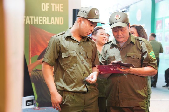 Lực lượng an ninh trật tự tại cơ sở tham gia hoạt động phá án mô phỏng của lực lượng An ninh điều tra.
