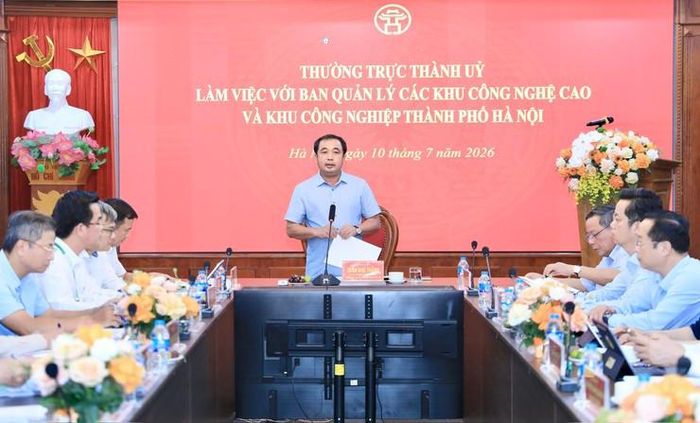 Bí thư Thành ủy Hà Nội Trần Đức Thắng phát biểu chỉ đạo tại cuộc làm việc. Ảnh: hanoi.gov.vn